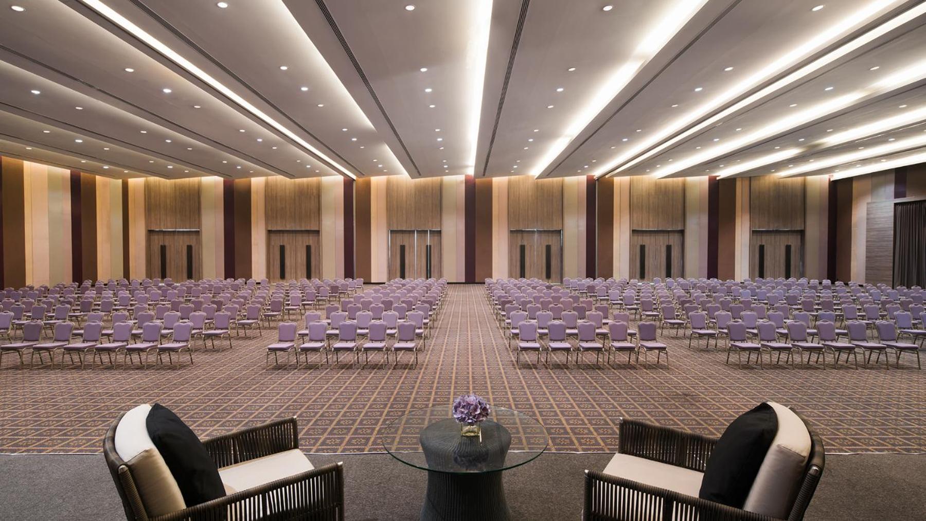 Avani Khon Kaen Hotel & Convention Centre Экстерьер фото