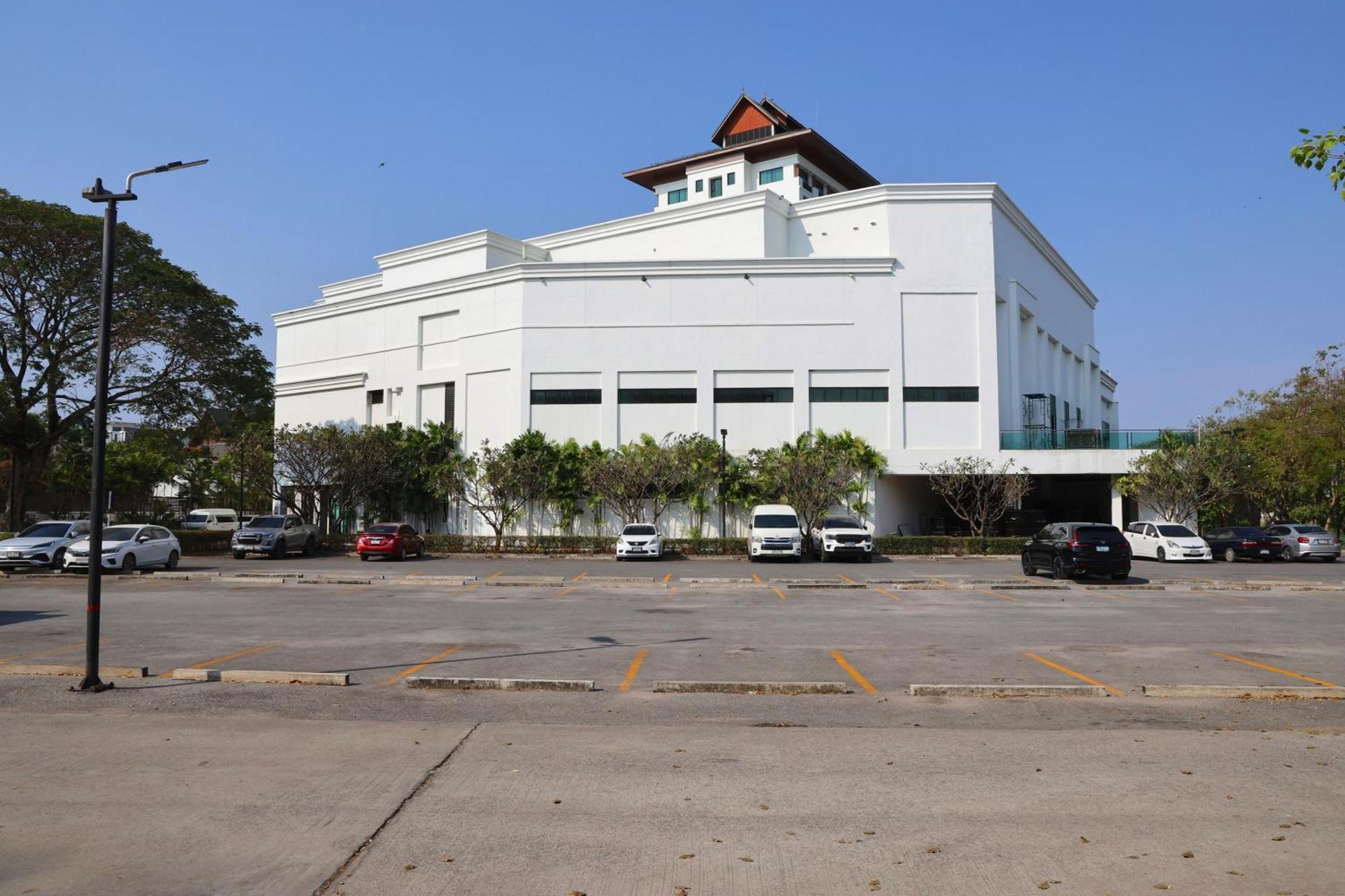 Avani Khon Kaen Hotel & Convention Centre Экстерьер фото
